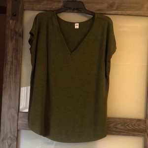 🦋Old Navy v-neck t-shirt🦋 EUC size XL